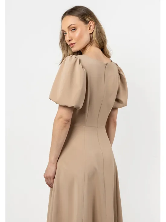Awama Sukienka koktajlowa A709 Beżowy Basic Fit