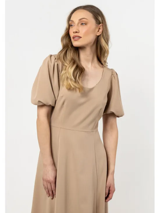 Awama Sukienka koktajlowa A709 Beżowy Basic Fit