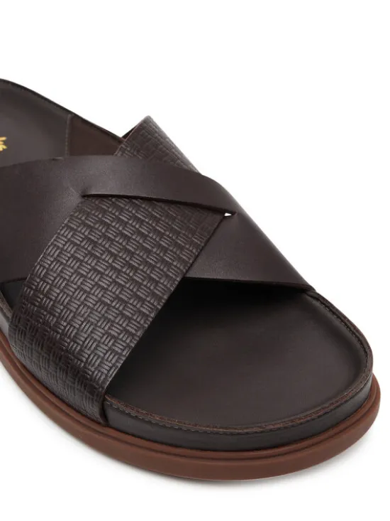 Clarks Klapki Torford Cross 26180888 Brązowy