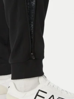 EA7 Emporio Armani Spodnie dresowe 7M002140 AF12660 U8134 Czarny Regular Fit