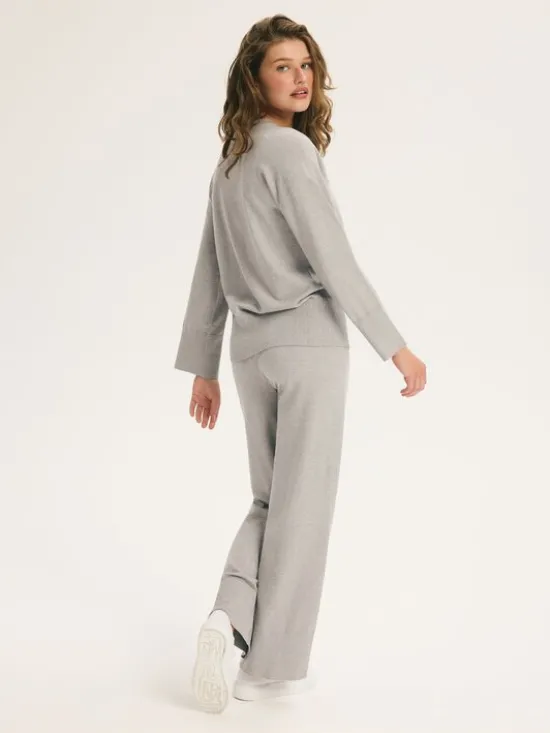 Esotiq Komplet sweter i spodnie materiałowe 46082 Szary Regular Fit