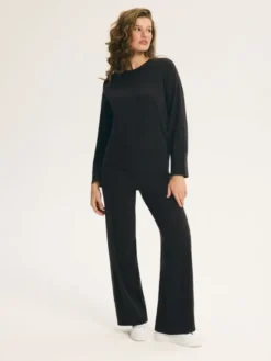 Esotiq Komplet sweter i spodnie materiałowe 46082 Brązowy Regular Fit