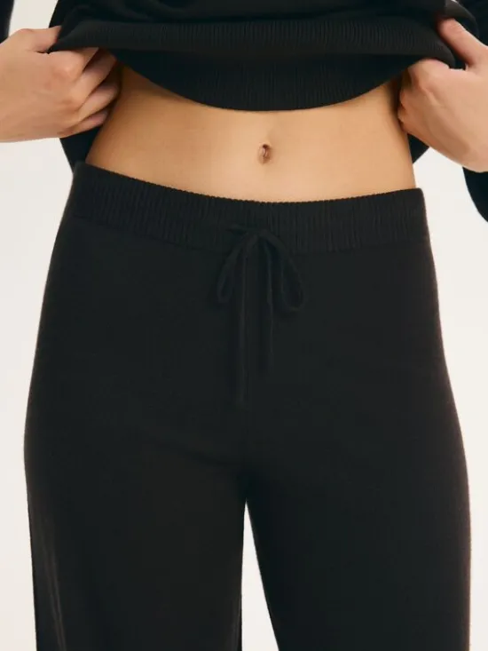 Esotiq Komplet sweter i spodnie materiałowe 46082 Brązowy Regular Fit