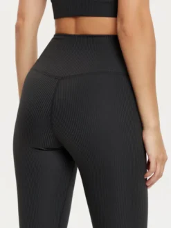 Girlfriend Collective Legginsy 4034 Czarny Slim Fit
