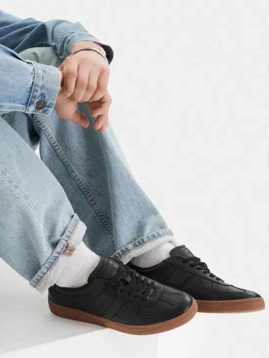 Guess Jeans Sneakersy EO-ORTEGO-01 126AM Czarny