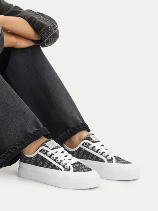 Guess Jeans Tenisówki CWBEO-GJ13456 Czarny