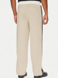 Guess Spodnie dresowe Z5YB14 KCRU2 Beżowy Regular Fit