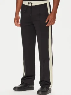 Guess Spodnie dresowe Z5YB14 KCRU2 Czarny Regular Fit
