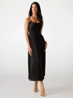 Guess Sukienka codzienna 177729 Czarny Classic Fit