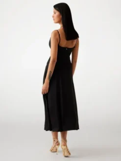 Guess Sukienka codzienna 177729 Czarny Classic Fit