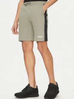 Guess Szorty materiałowe Z4RD04 KB3P2 Zielony Regular Fit
