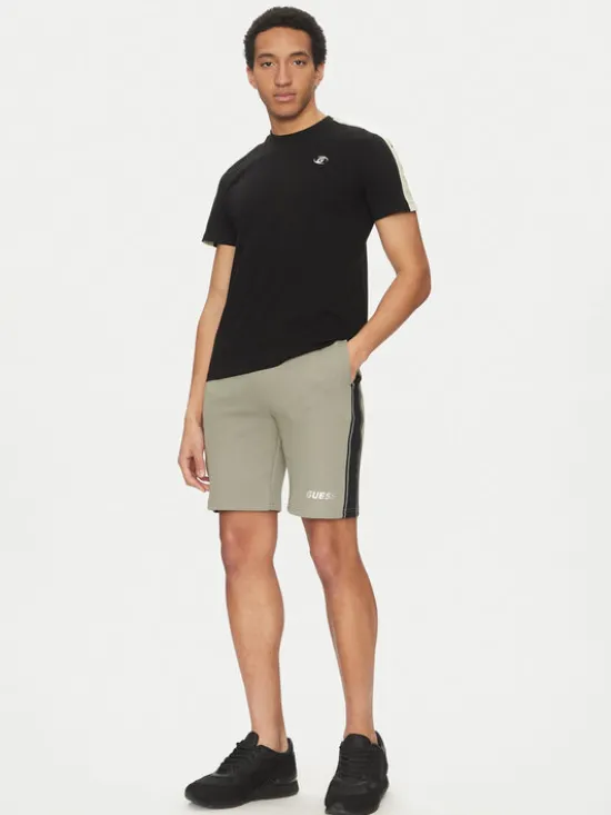 Guess Szorty materiałowe Z4RD04 KB3P2 Zielony Regular Fit