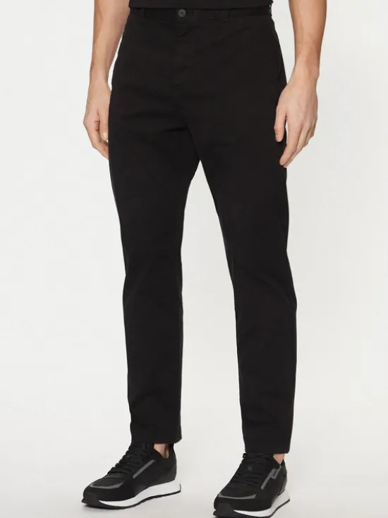 HUGO Chinosy 50530886 Czarny Slim Fit