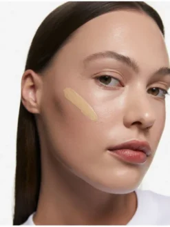 INGLOT SPF 50+ Skin Focused Pielęgnacyjny Podkład Yellow Beige 307