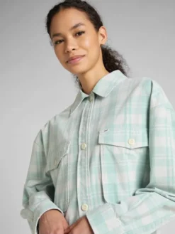 Lee Koszula ELONGATED OVERSHIRT Zielony Regular Fit