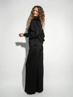 LilaLou Dres Coce Czarny Regular Fit