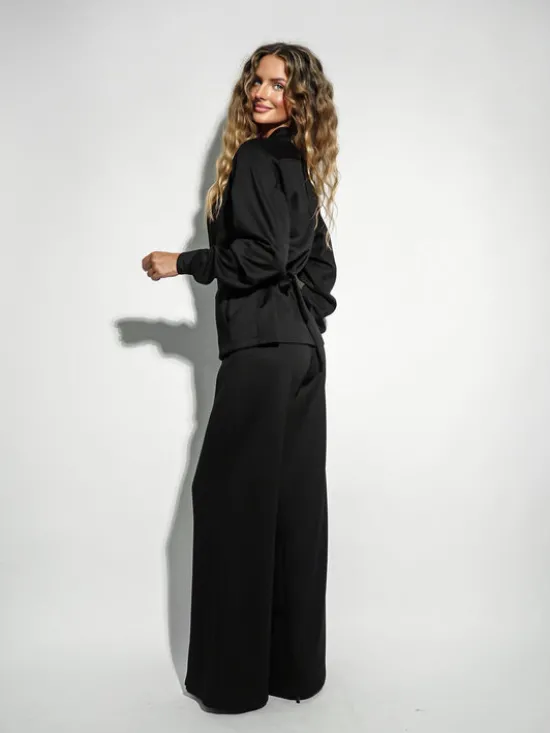 LilaLou Dres Coce Czarny Regular Fit