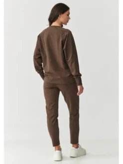 Makadamia Dres M888 Brązowy Relaxed Fit