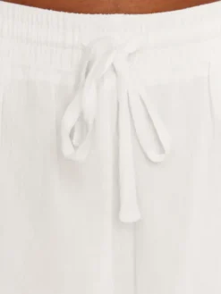 Seafolly Szorty materiałowe Crinkle 55429-SH Biały Regular Fit