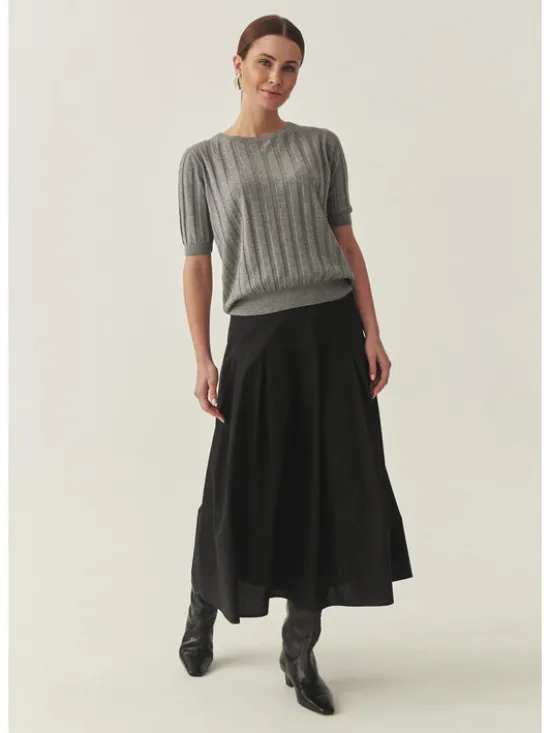 TATUUM Spódnica midi PLANOKA Czarny Classic Fit