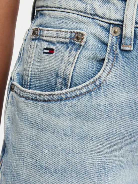 Tommy Jeans Jeansy DW0DW23089 Niebieski jasny Mom Fit
