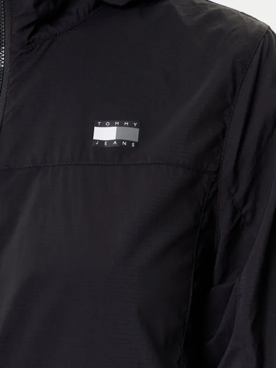 Tommy Jeans Wiatrówka DW0DW21188 Czarny Regular Fit