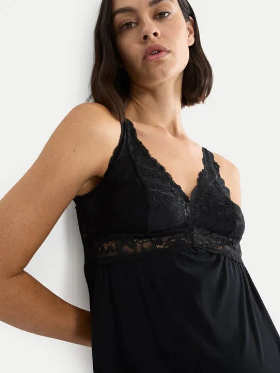 Triumph Koszula nocna Timeless Sensuality 10227238 Czarny Regular Fit